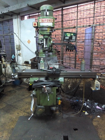 Processing equipment (milling machine)